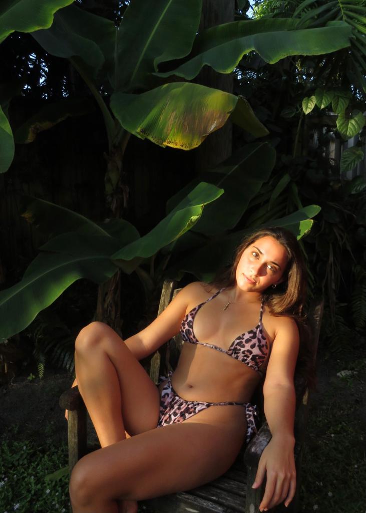 khloe kardashian photo leopard bikini	